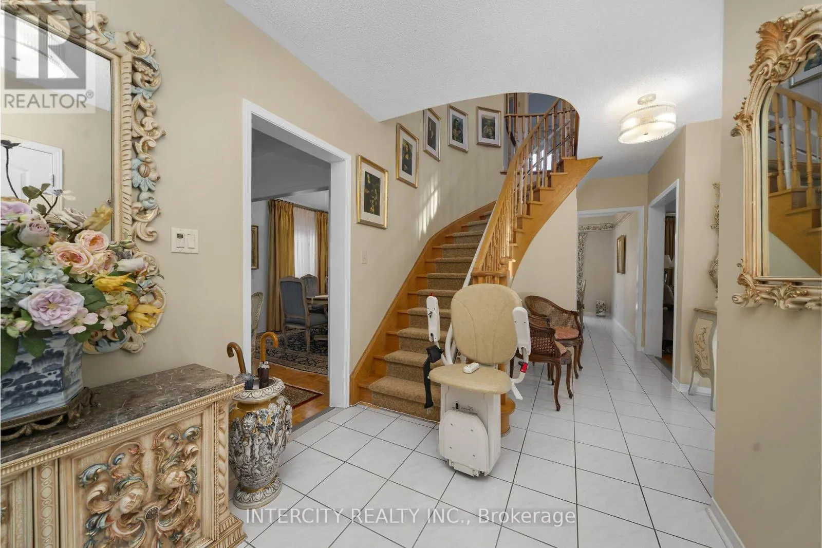 35 AVRO ROAD