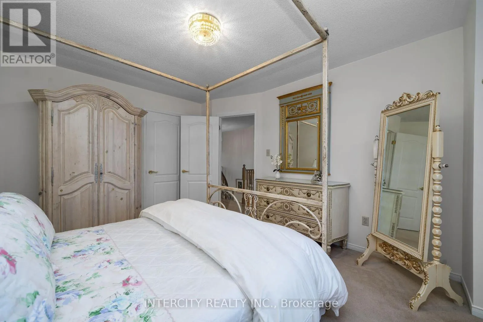 35 AVRO ROAD
