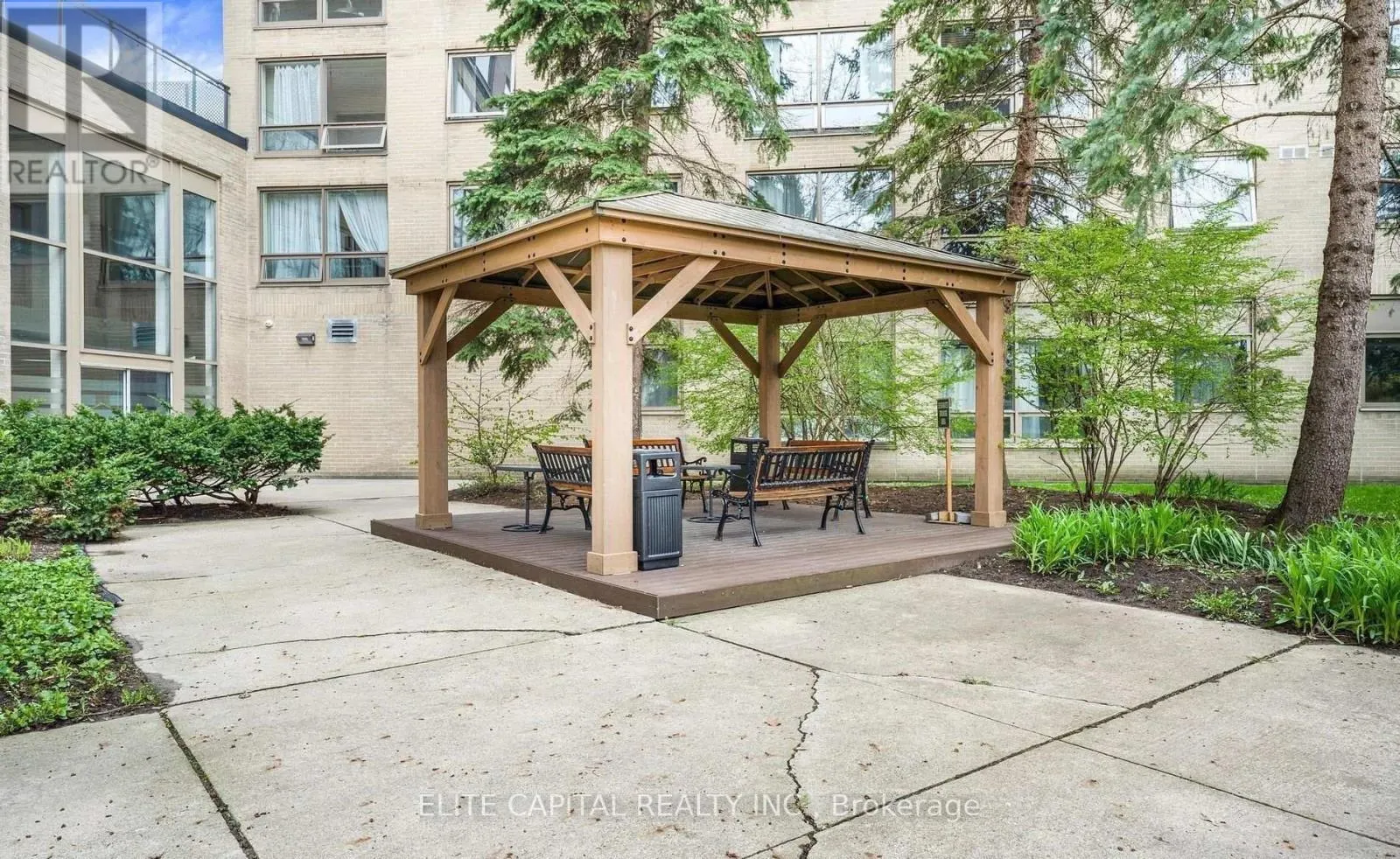 115 - 326 MAJOR MACKENZIE DRIVE E