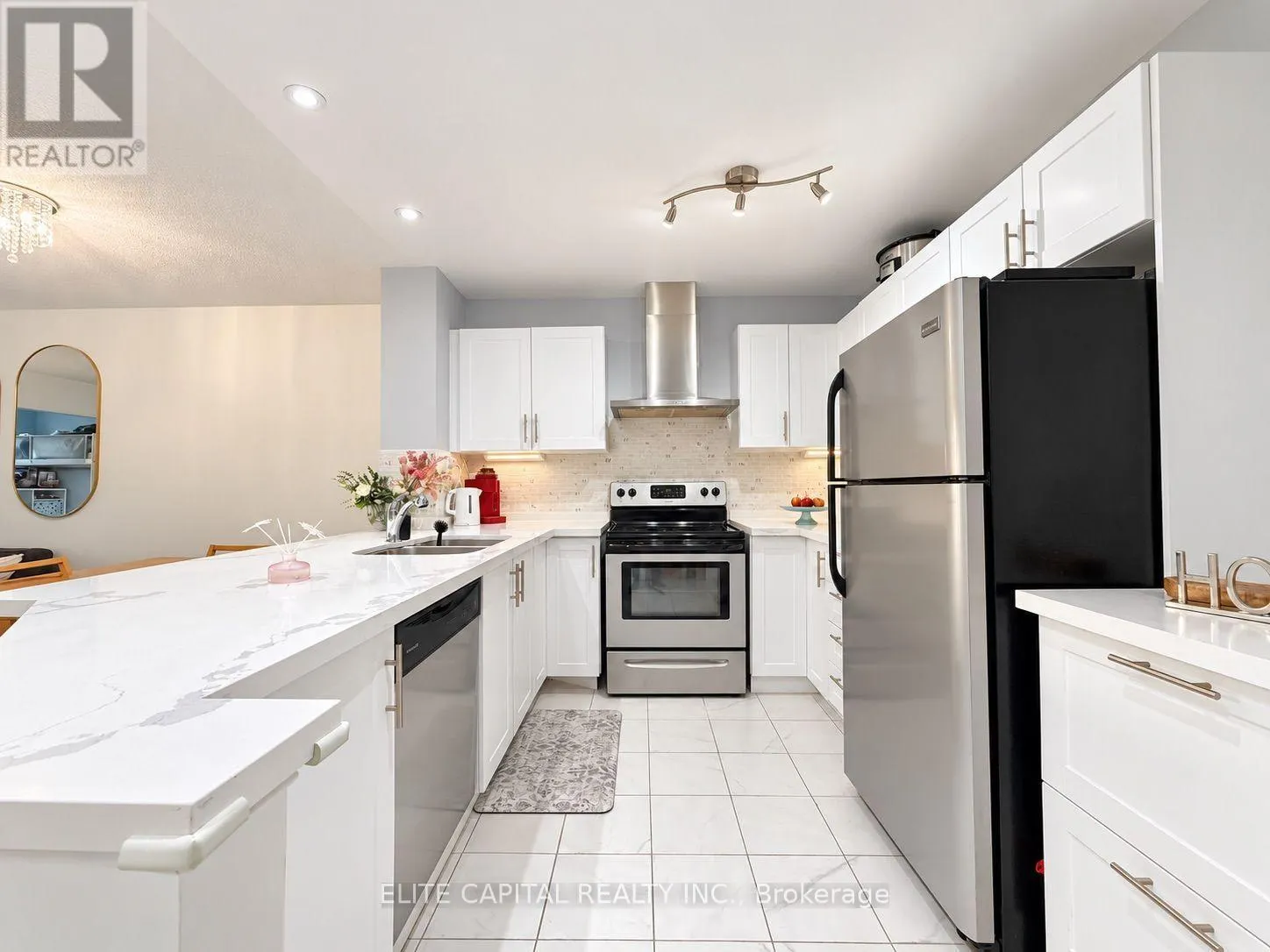 115 - 326 MAJOR MACKENZIE DRIVE E
