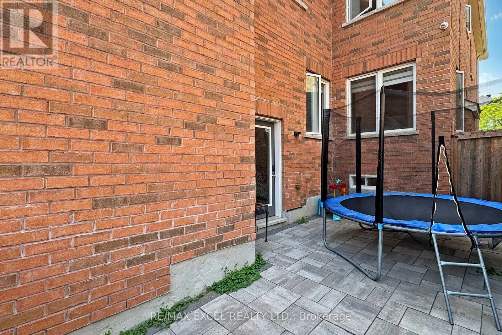 9 SUNNYSIDE HILL ROAD
