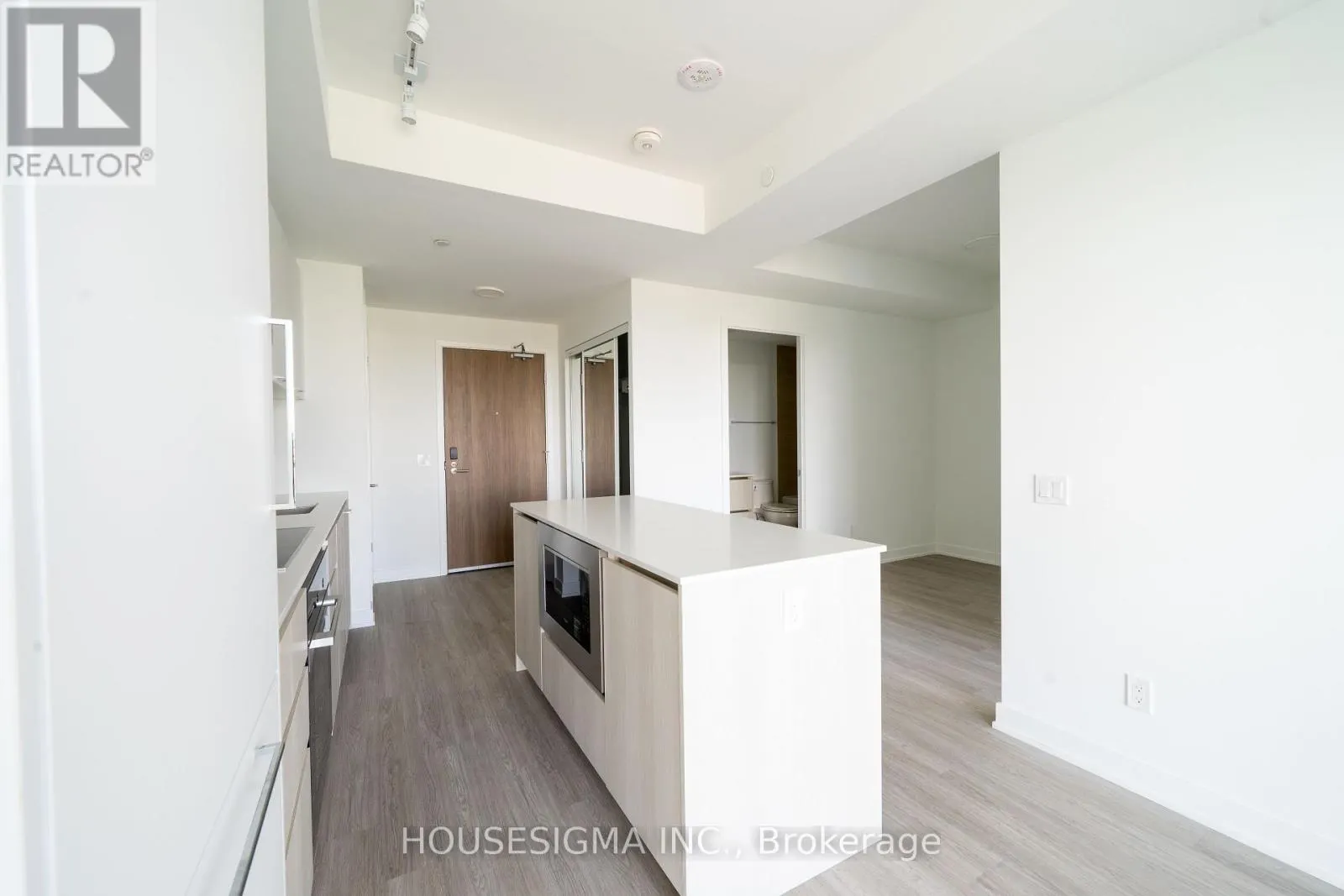 820 - 8188 YONGE STREET