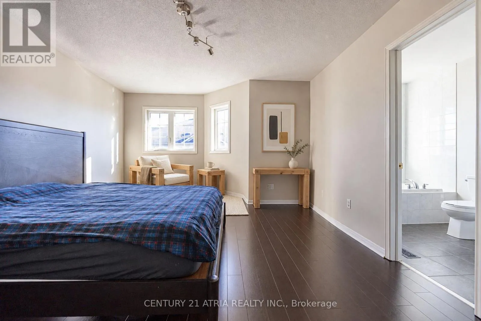 85 VERA LYNN CRESCENT