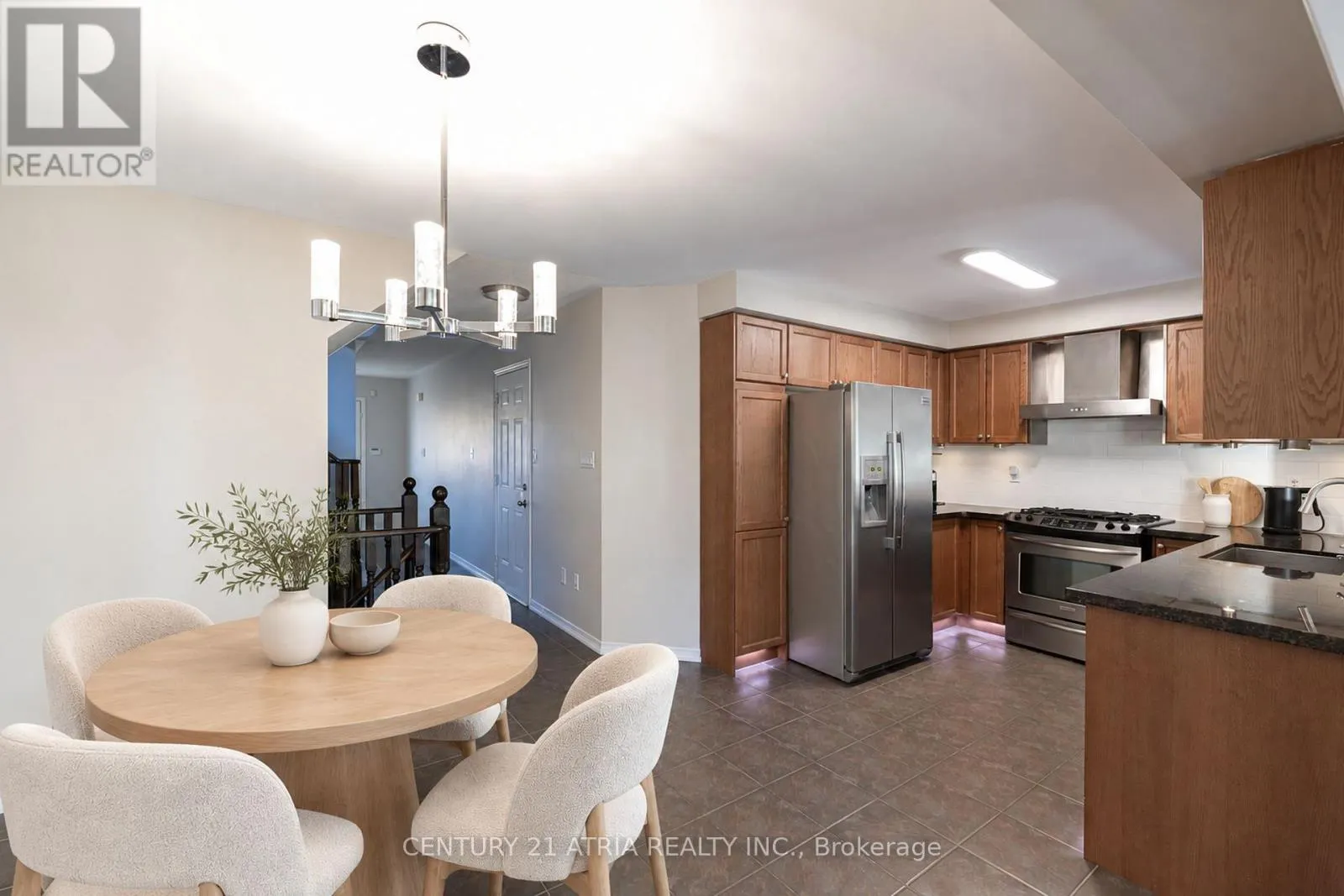 85 VERA LYNN CRESCENT