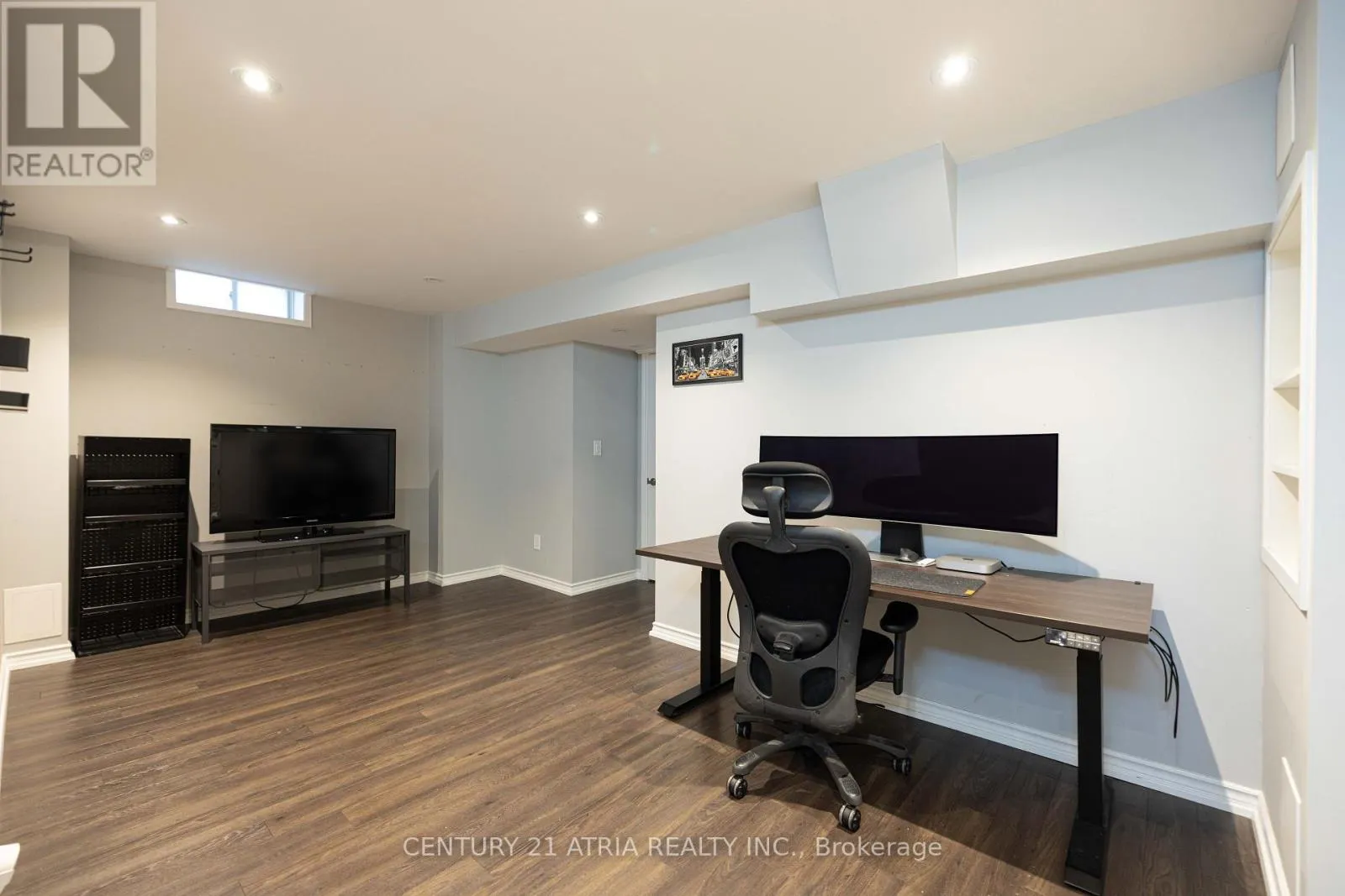 85 VERA LYNN CRESCENT