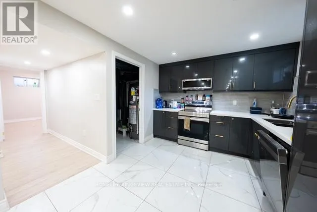 22 KAISER DRIVE