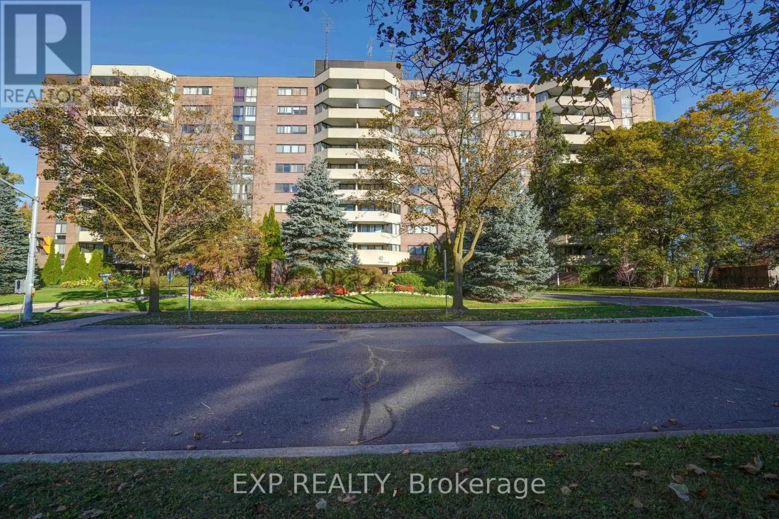 706 - 40 BAIF BOULEVARD