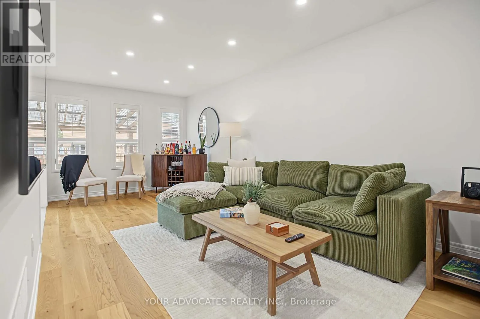 14 LA NEVE AVENUE