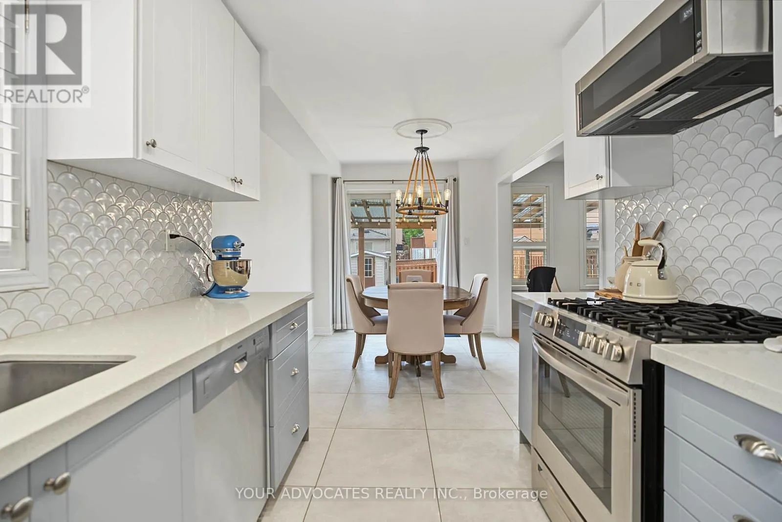 14 LA NEVE AVENUE