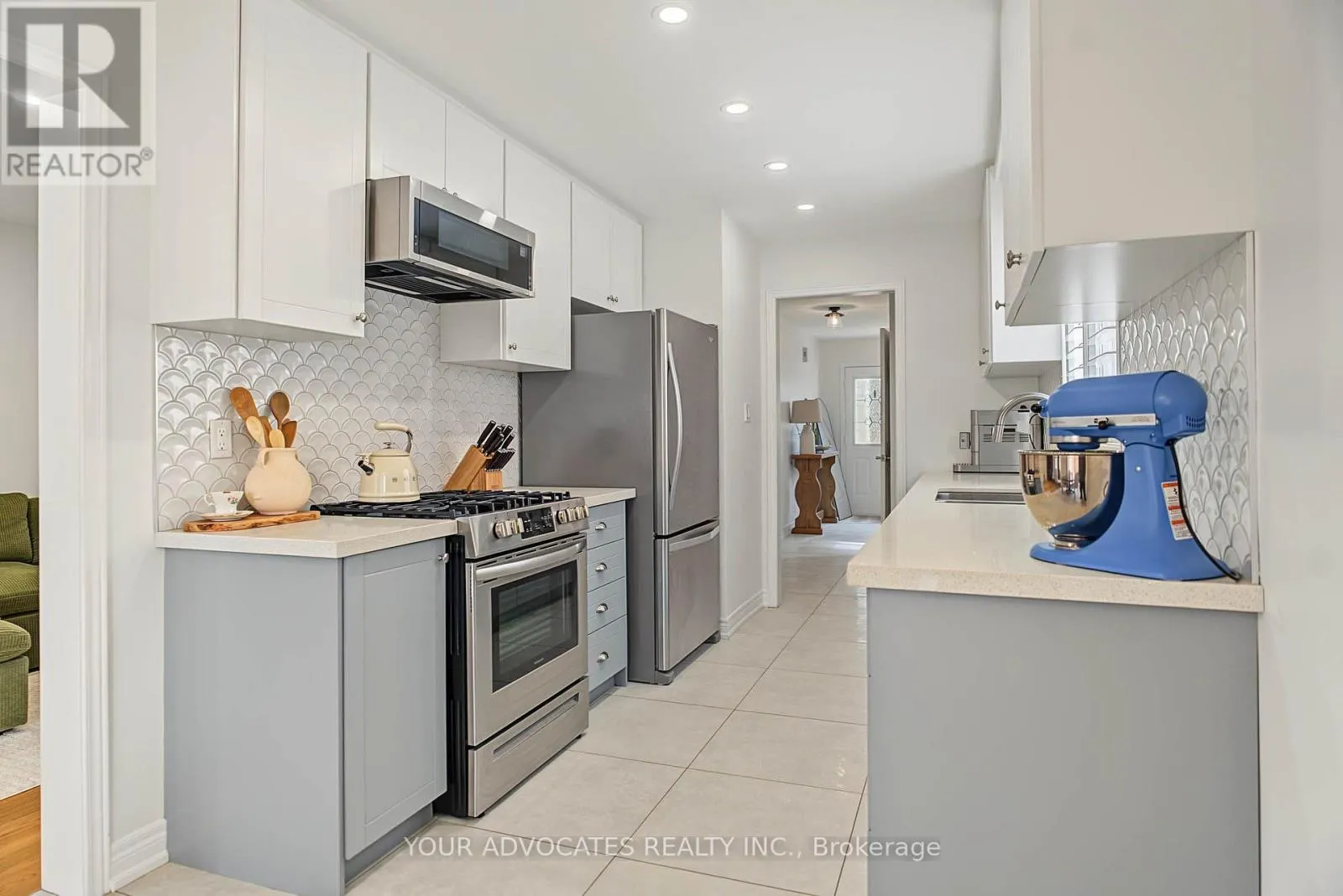 14 LA NEVE AVENUE