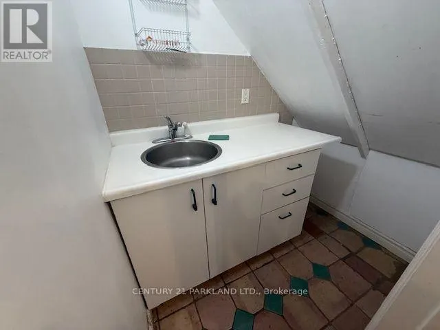 11A - 400 CREDITSTONE ROAD