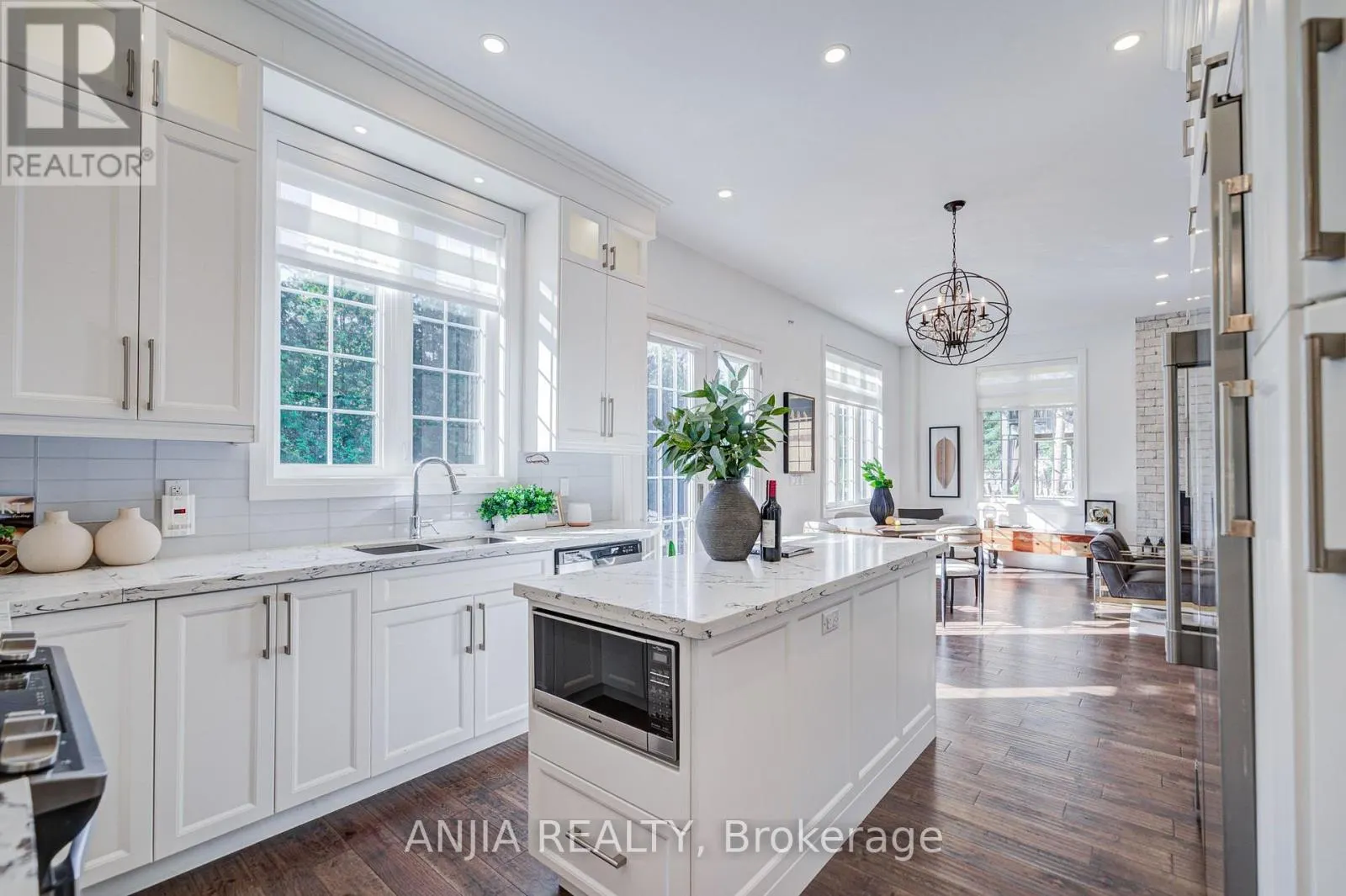 41 VALLEY ROAD