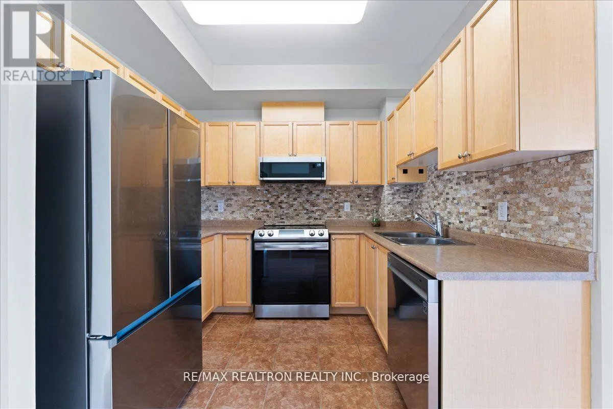 304 - 15450 YONGE STREET