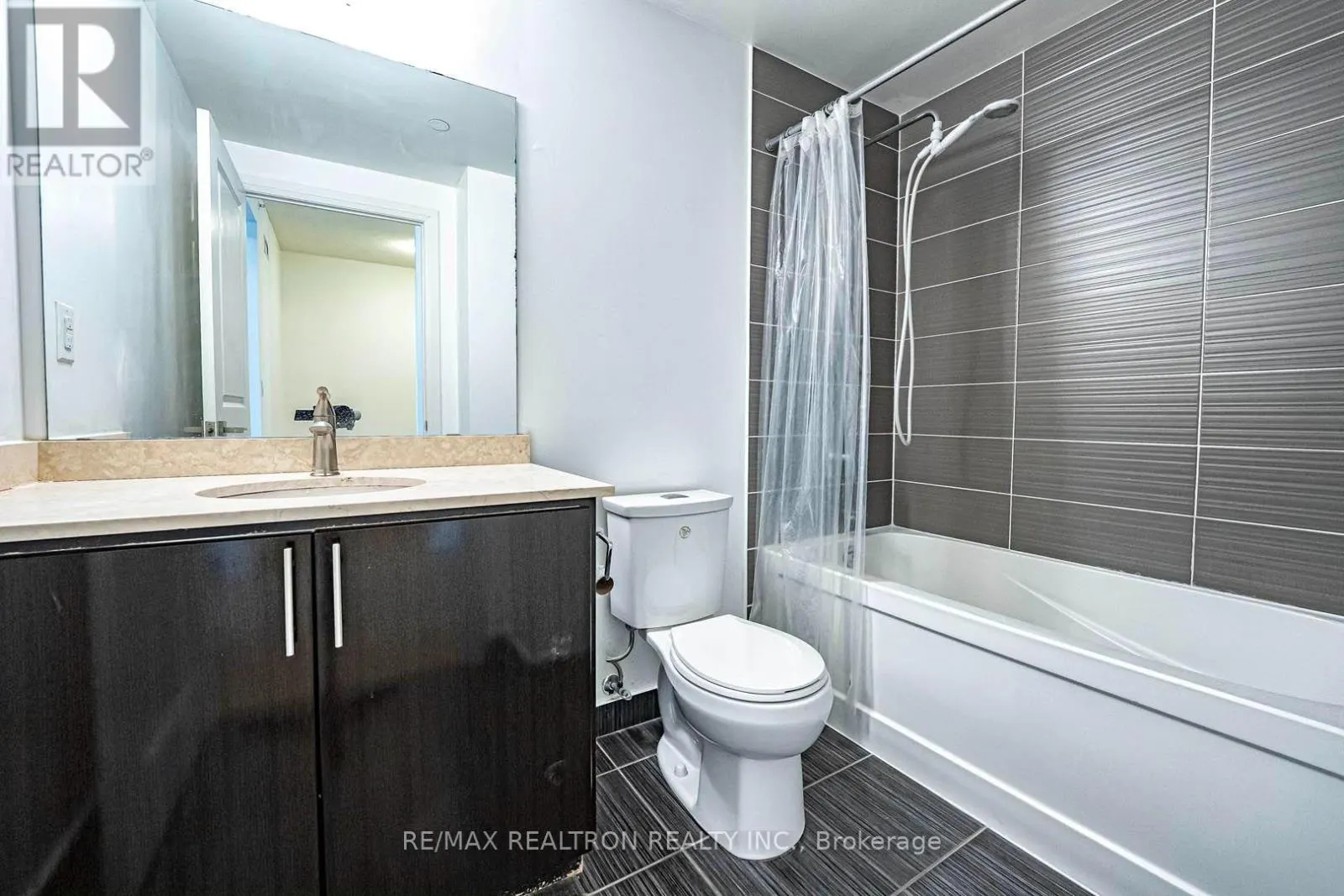 418 - 7161 YONGE STREET