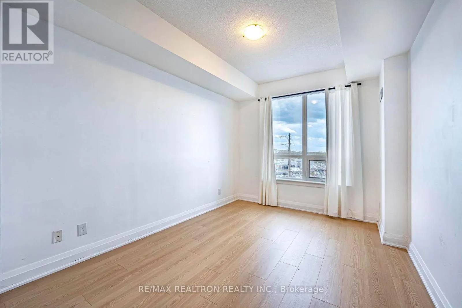 418 - 7161 YONGE STREET