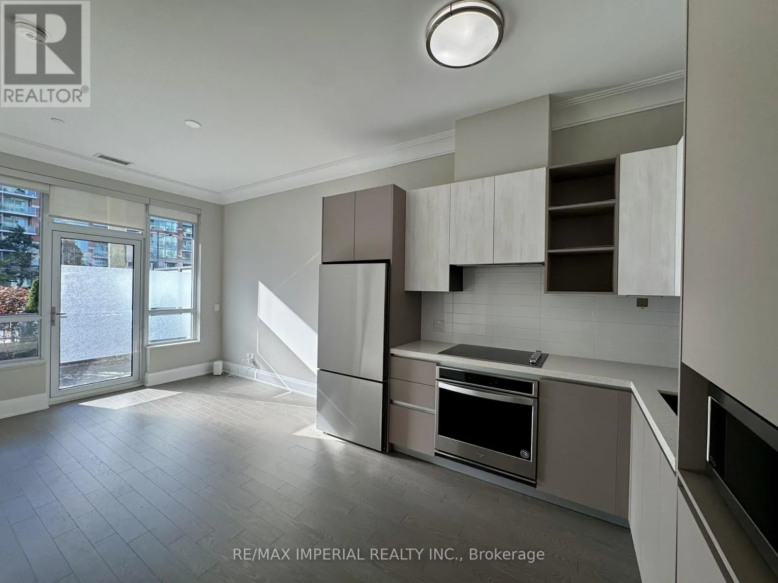 107 - 398 HIGHWAY 7 E