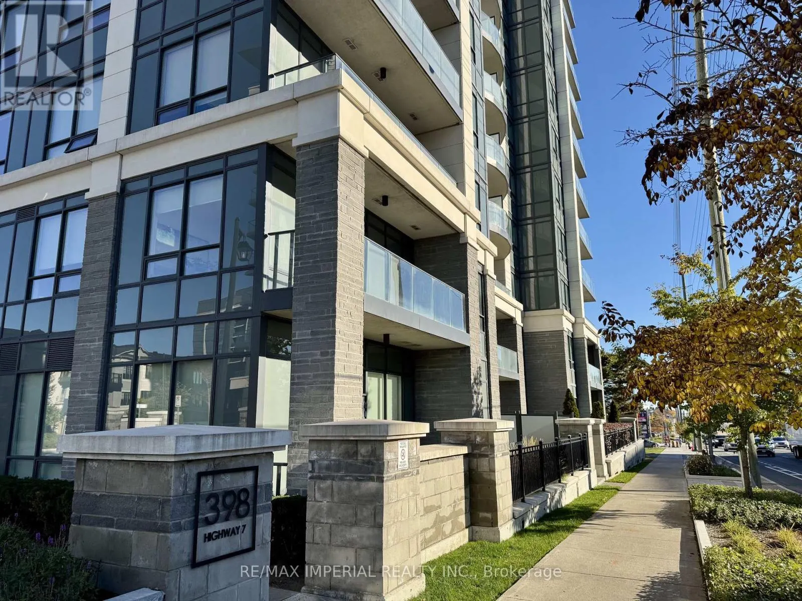 107 - 398 HIGHWAY 7 E