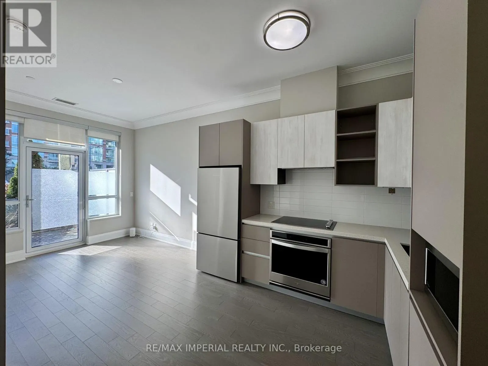107 - 398 HIGHWAY 7 E