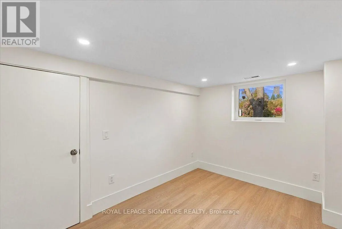 7 PARKSIDE DRIVE
