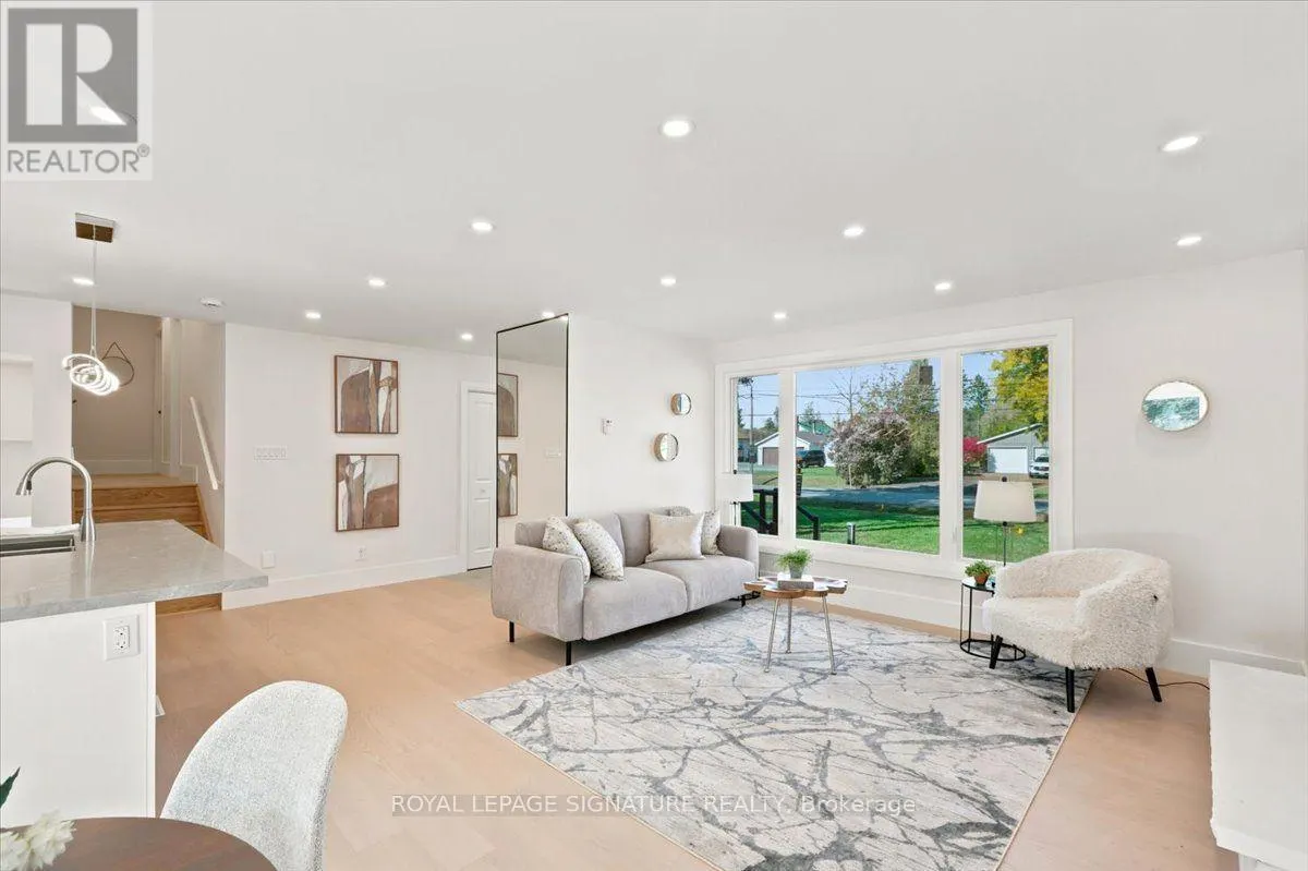 7 PARKSIDE DRIVE