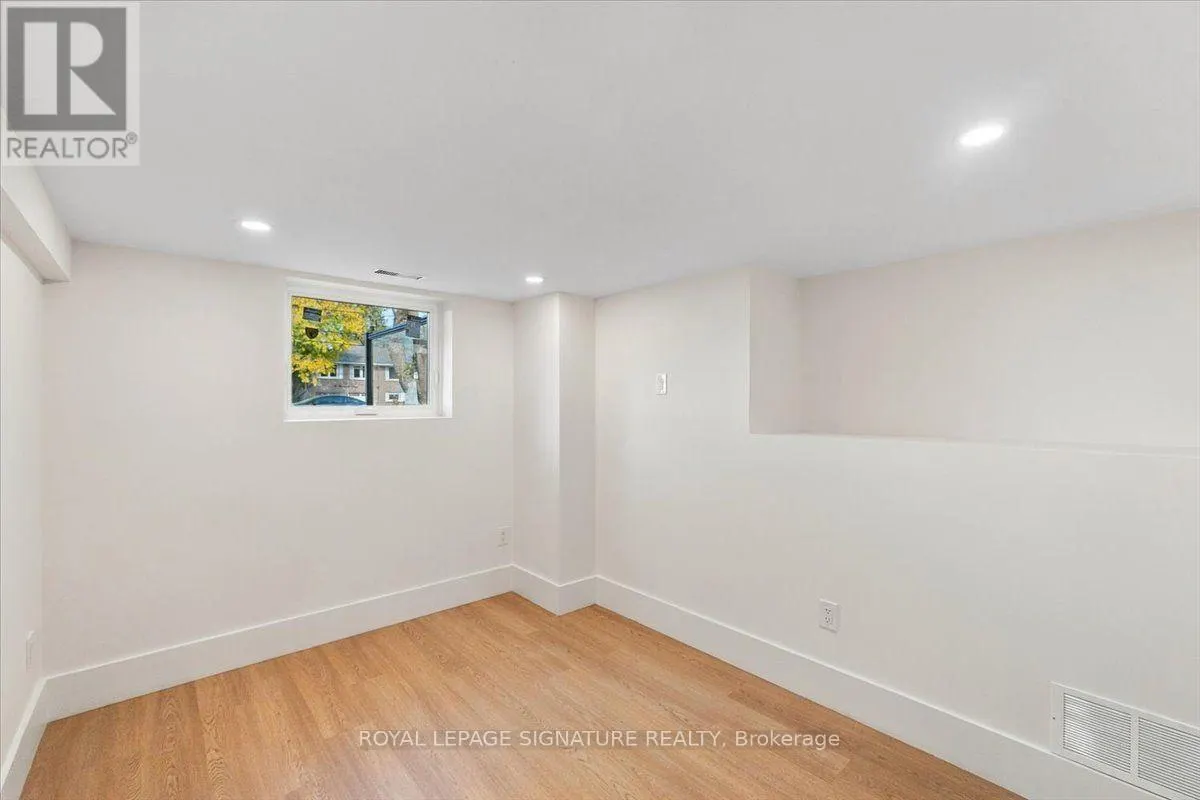 7 PARKSIDE DRIVE