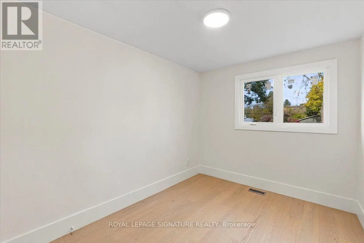 7 PARKSIDE DRIVE