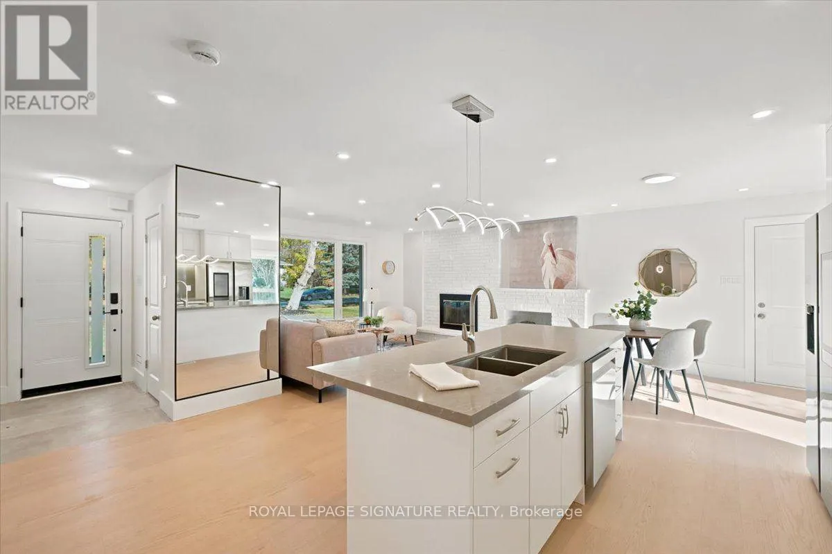 7 PARKSIDE DRIVE