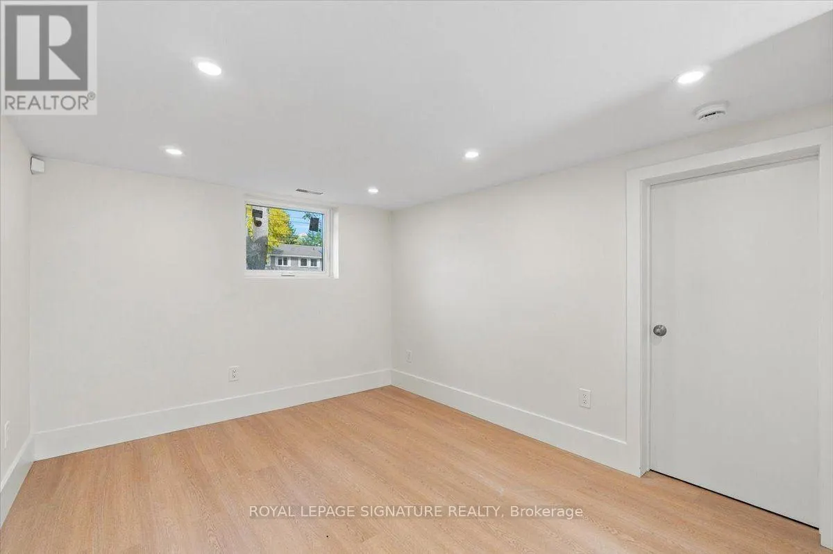 7 PARKSIDE DRIVE