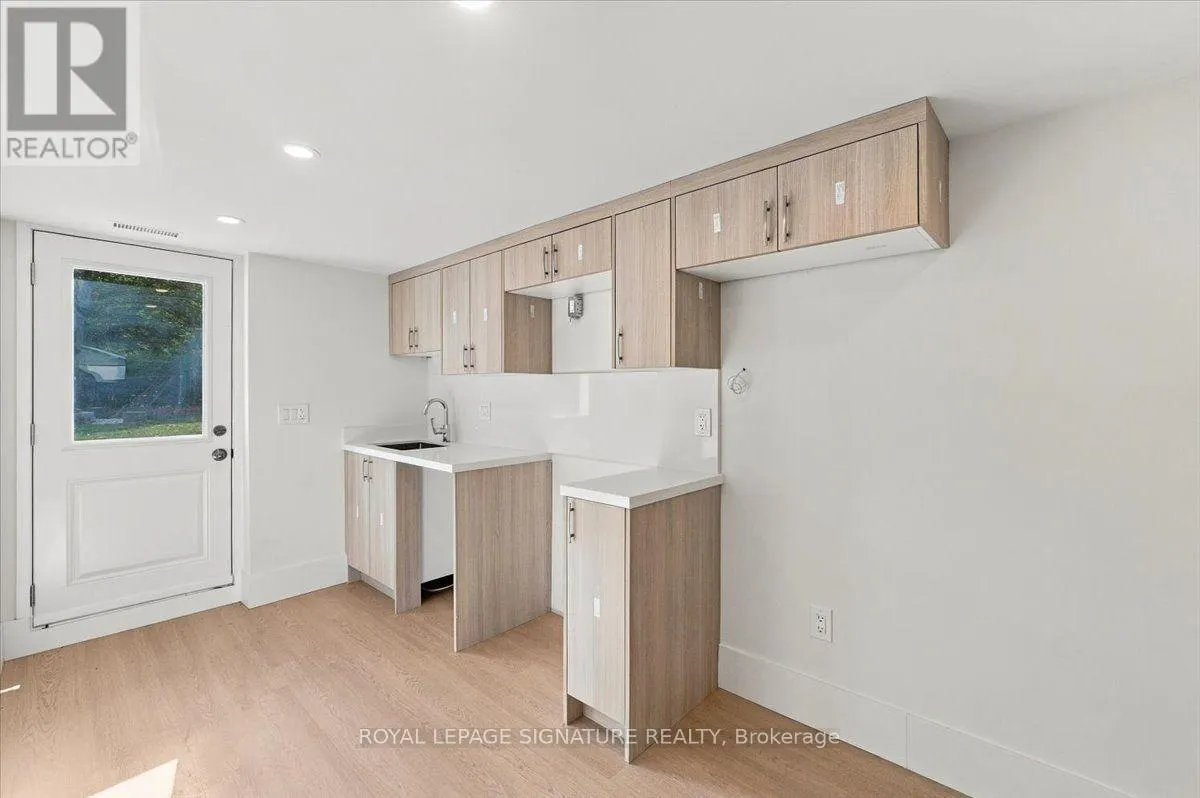 7 PARKSIDE DRIVE