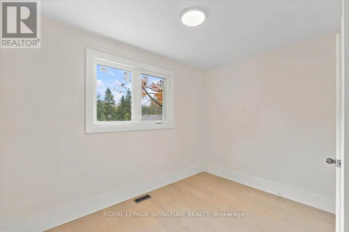 7 PARKSIDE DRIVE
