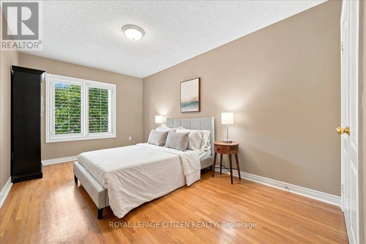 43 - 255 SHAFTSBURY AVENUE