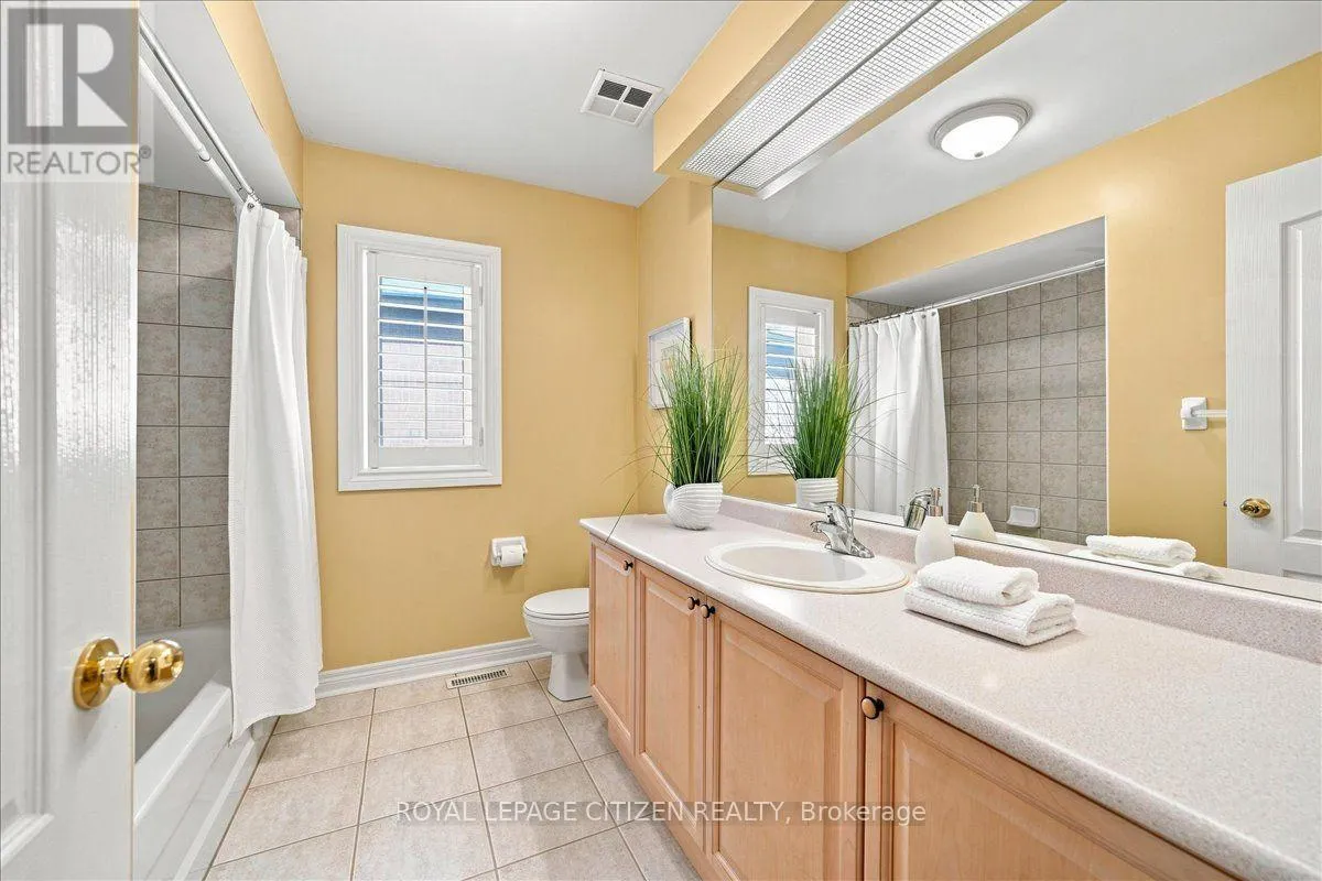 43 - 255 SHAFTSBURY AVENUE