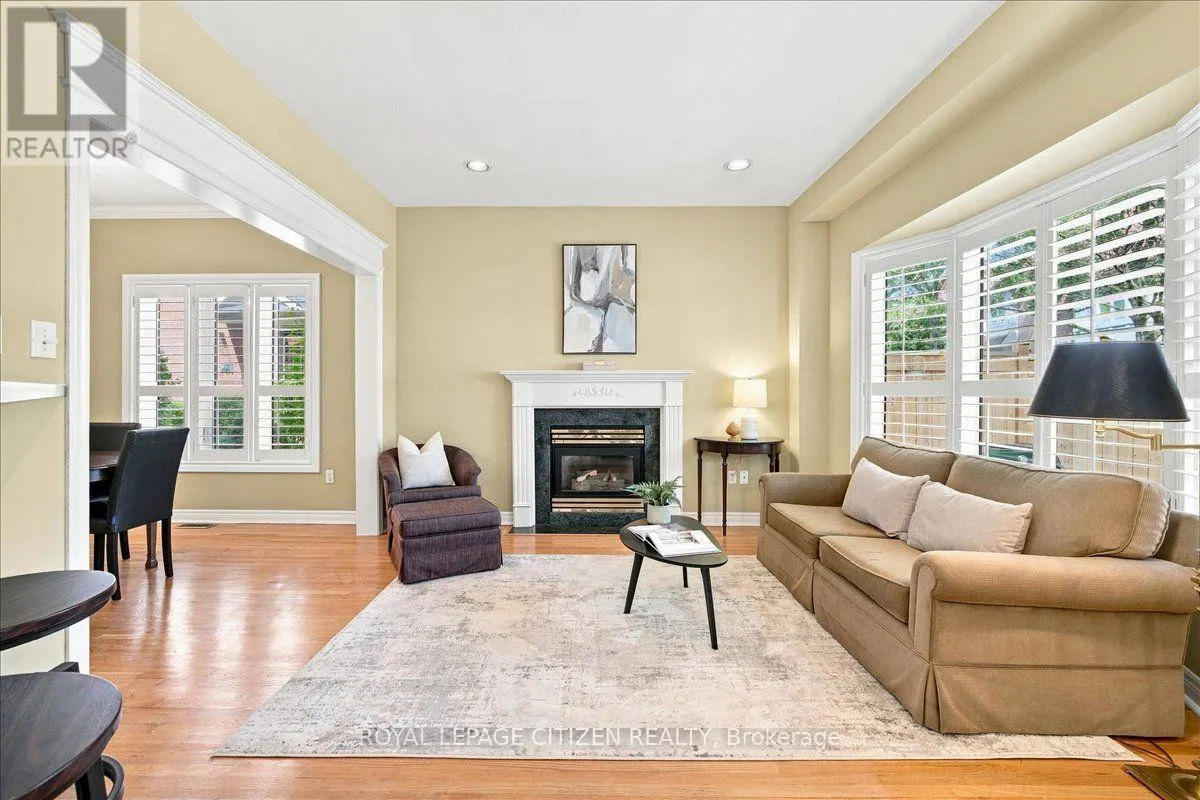 43 - 255 SHAFTSBURY AVENUE