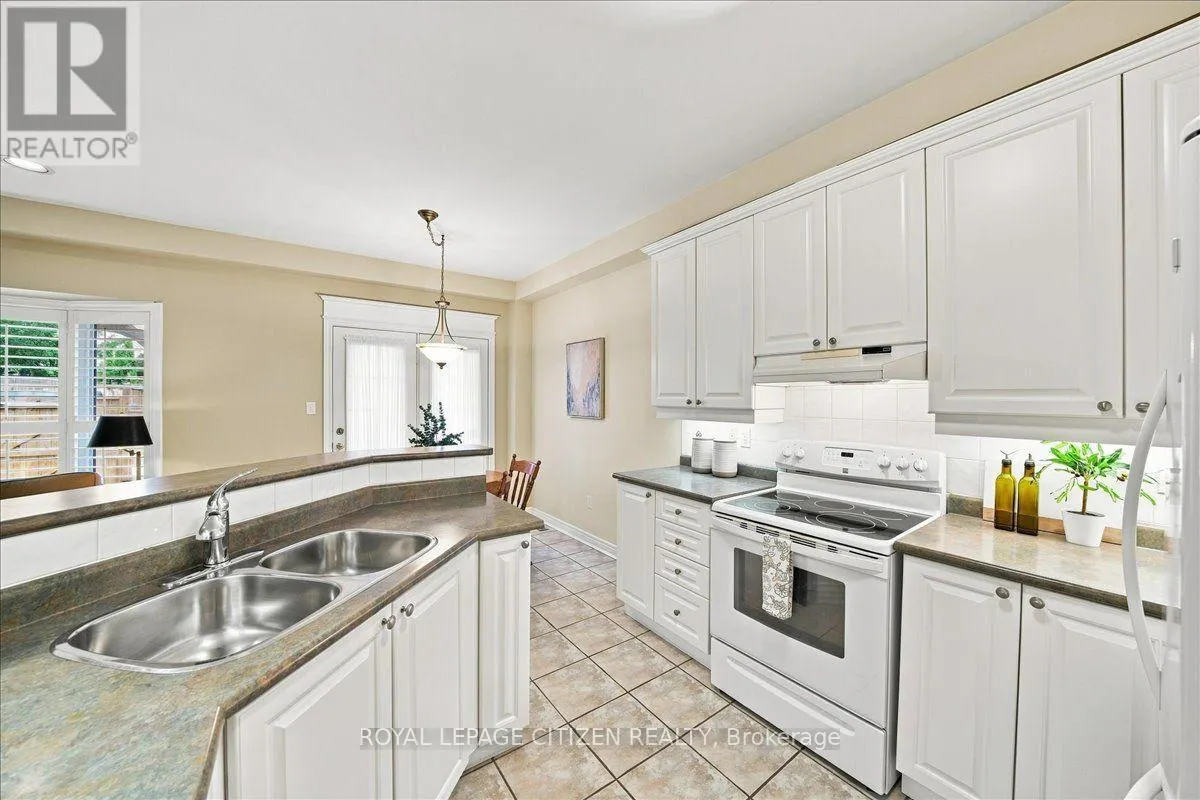 43 - 255 SHAFTSBURY AVENUE