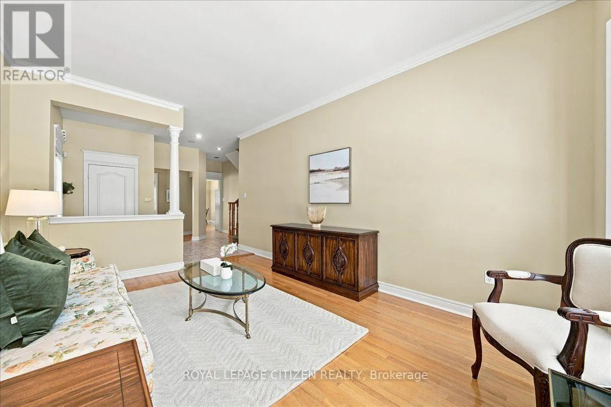 43 - 255 SHAFTSBURY AVENUE