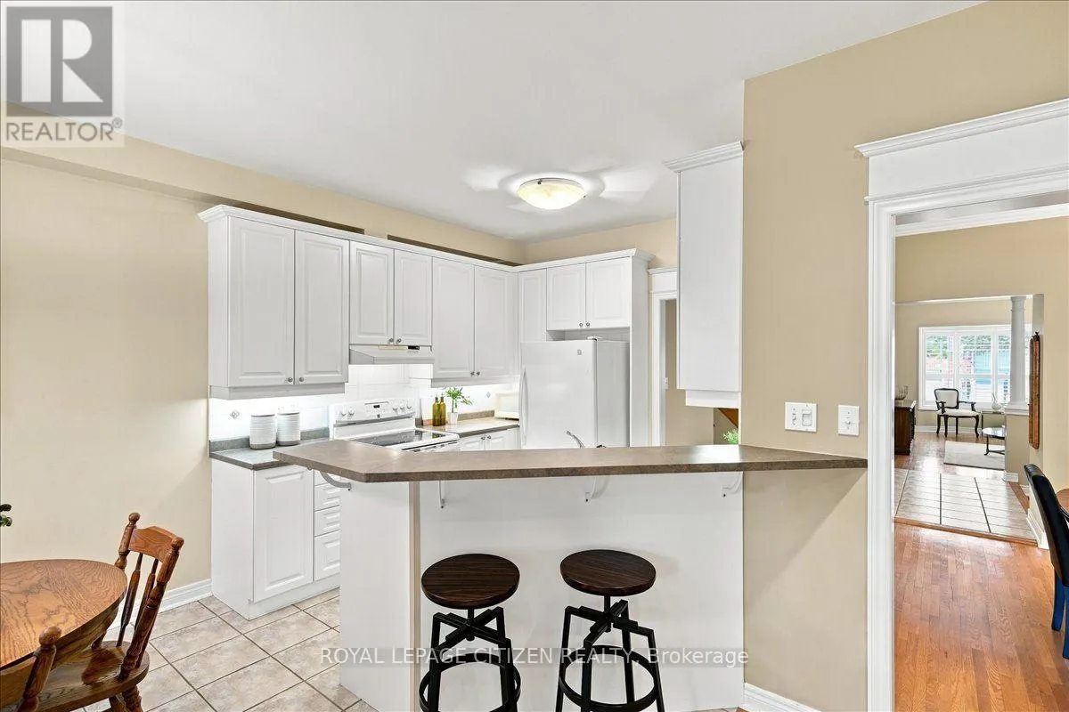 43 - 255 SHAFTSBURY AVENUE