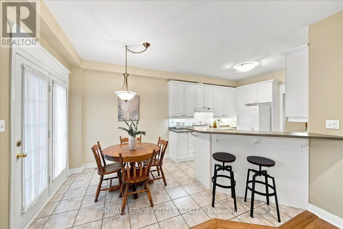 43 - 255 SHAFTSBURY AVENUE