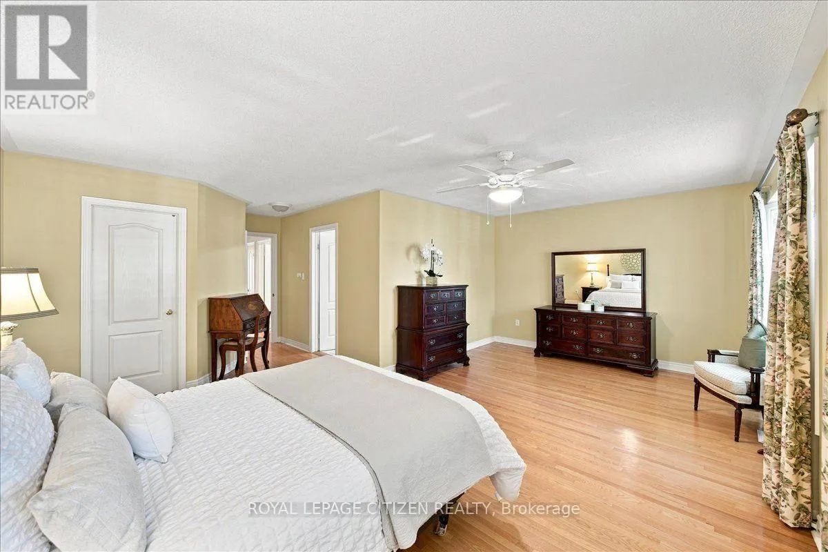 43 - 255 SHAFTSBURY AVENUE