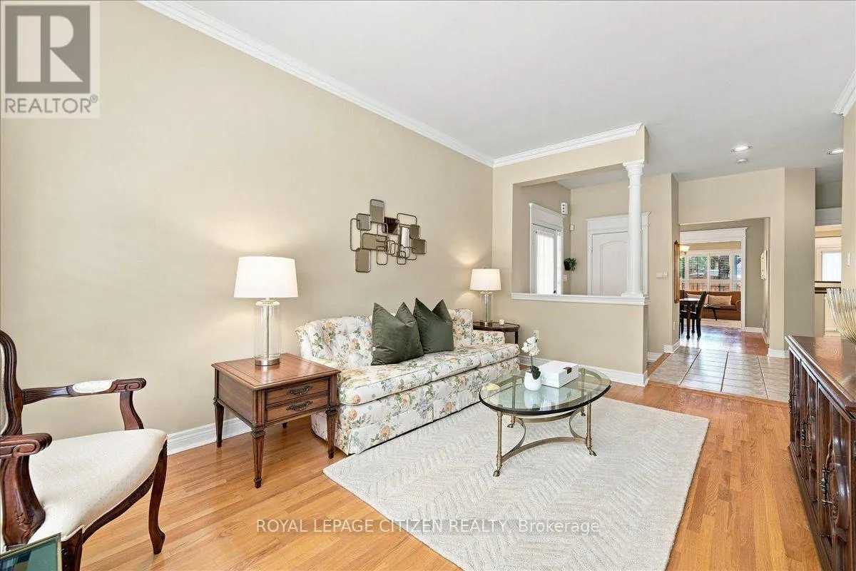 43 - 255 SHAFTSBURY AVENUE