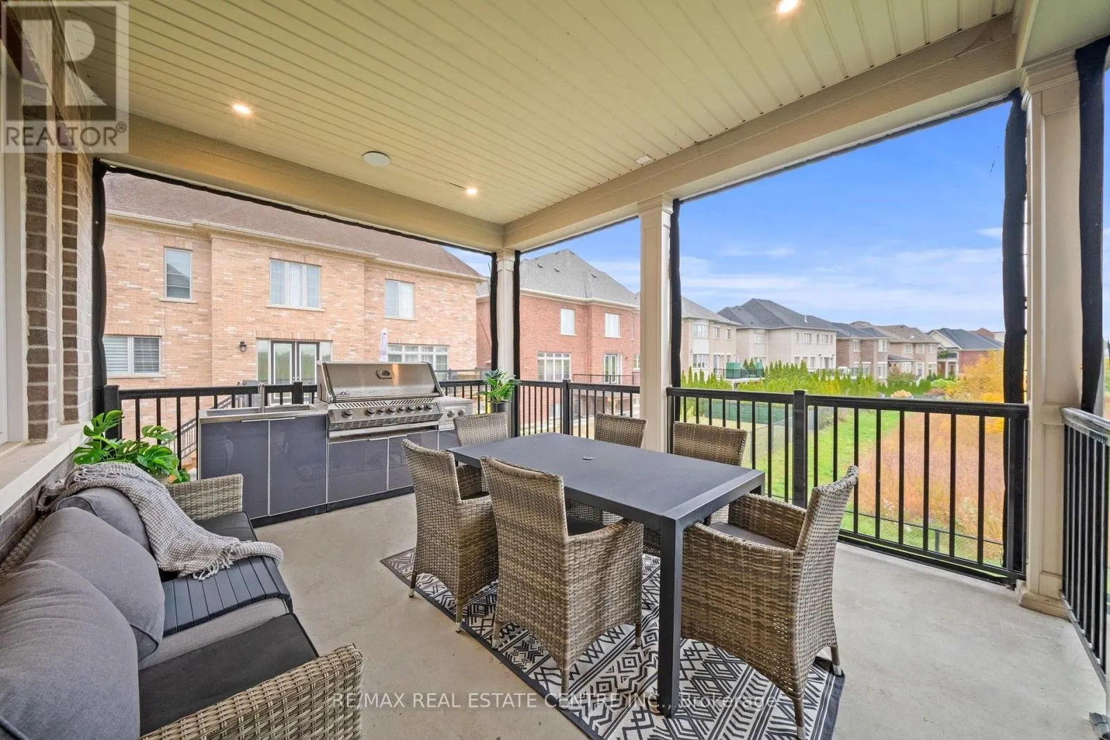 10 ROLLING GREEN COURT