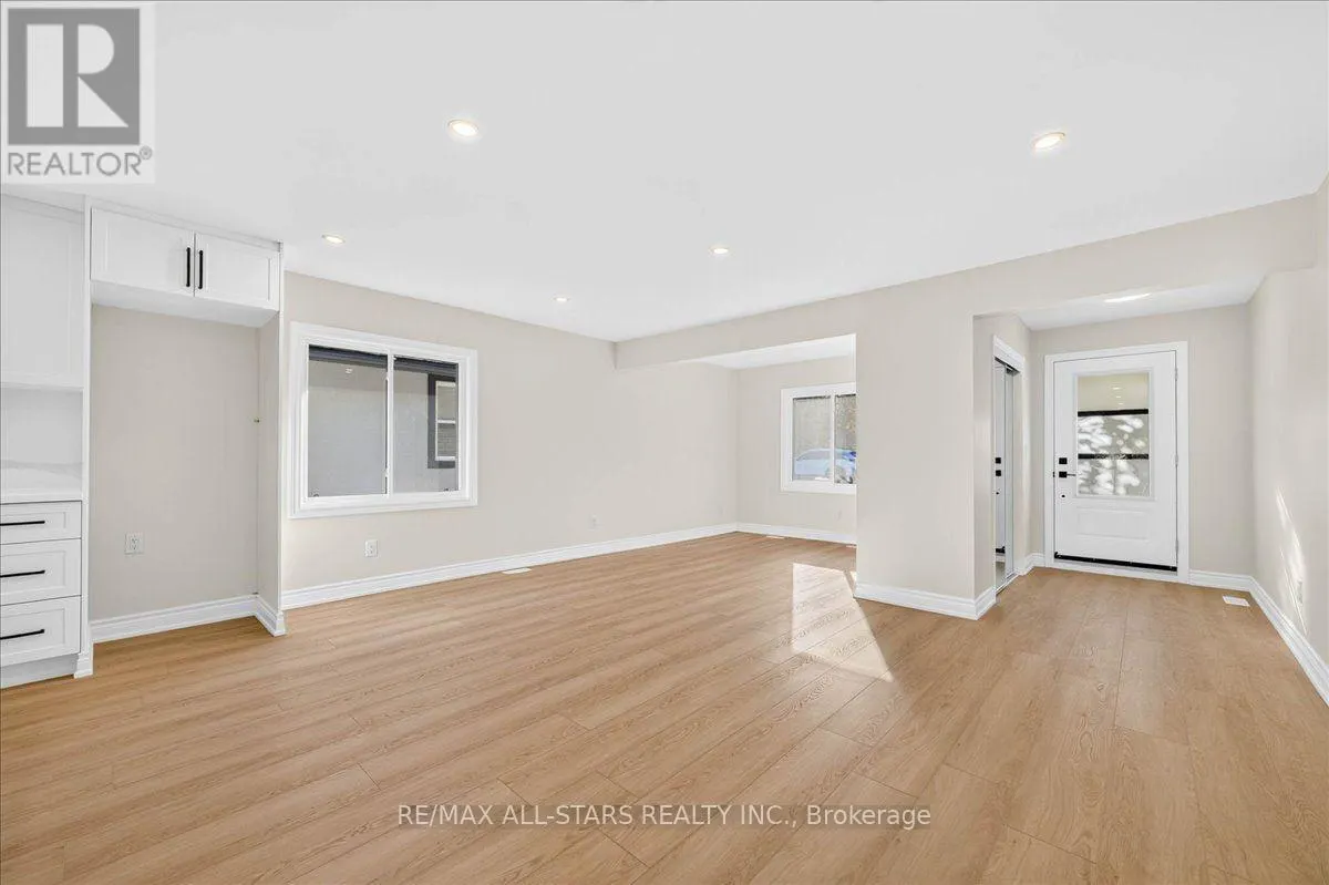 230 BAYVIEW AVENUE