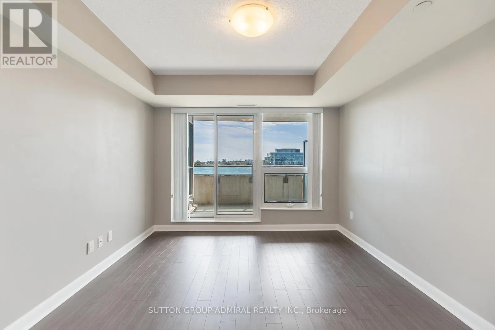 412 - 75 NORMAN BETHUNE AVENUE
