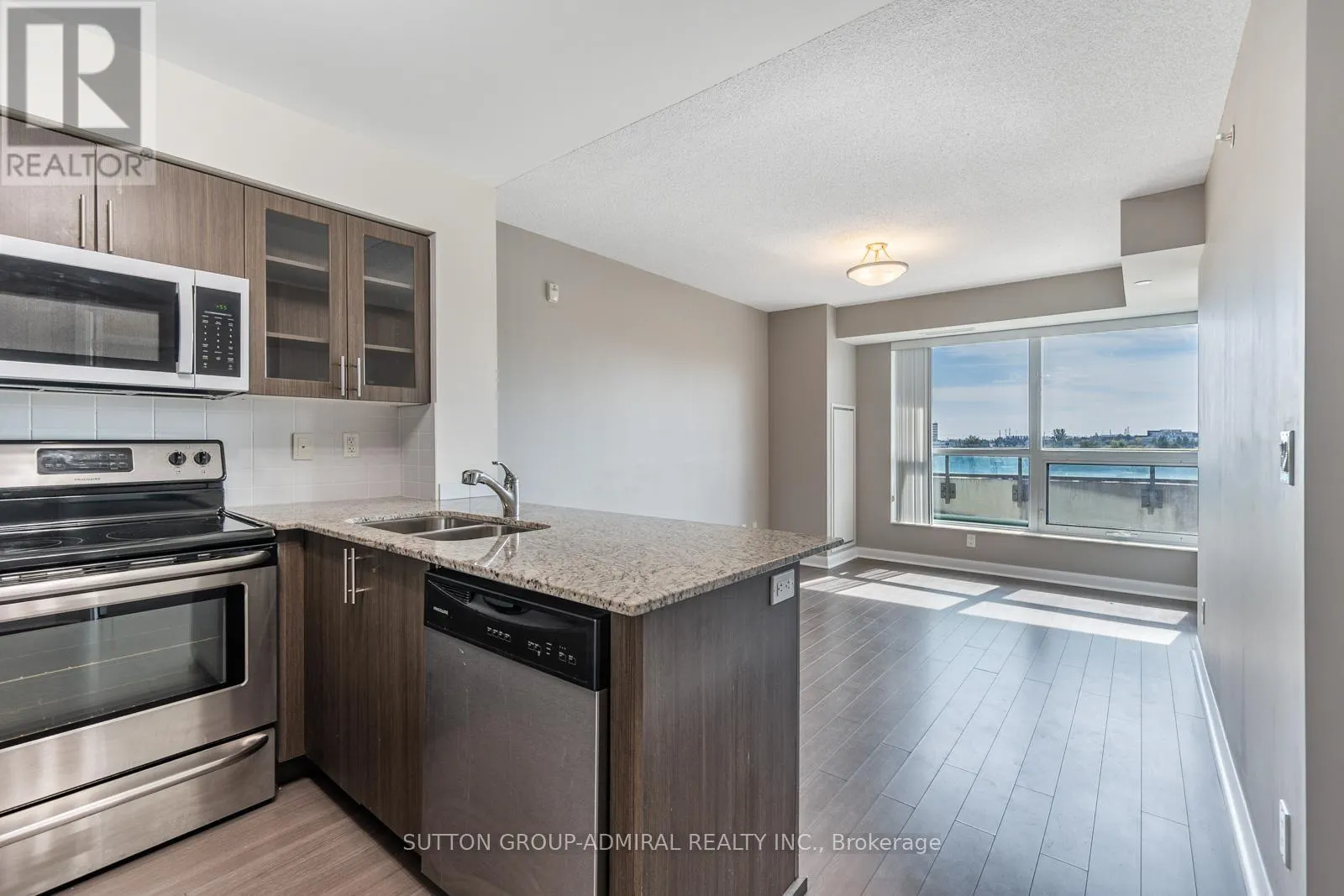 412 - 75 NORMAN BETHUNE AVENUE