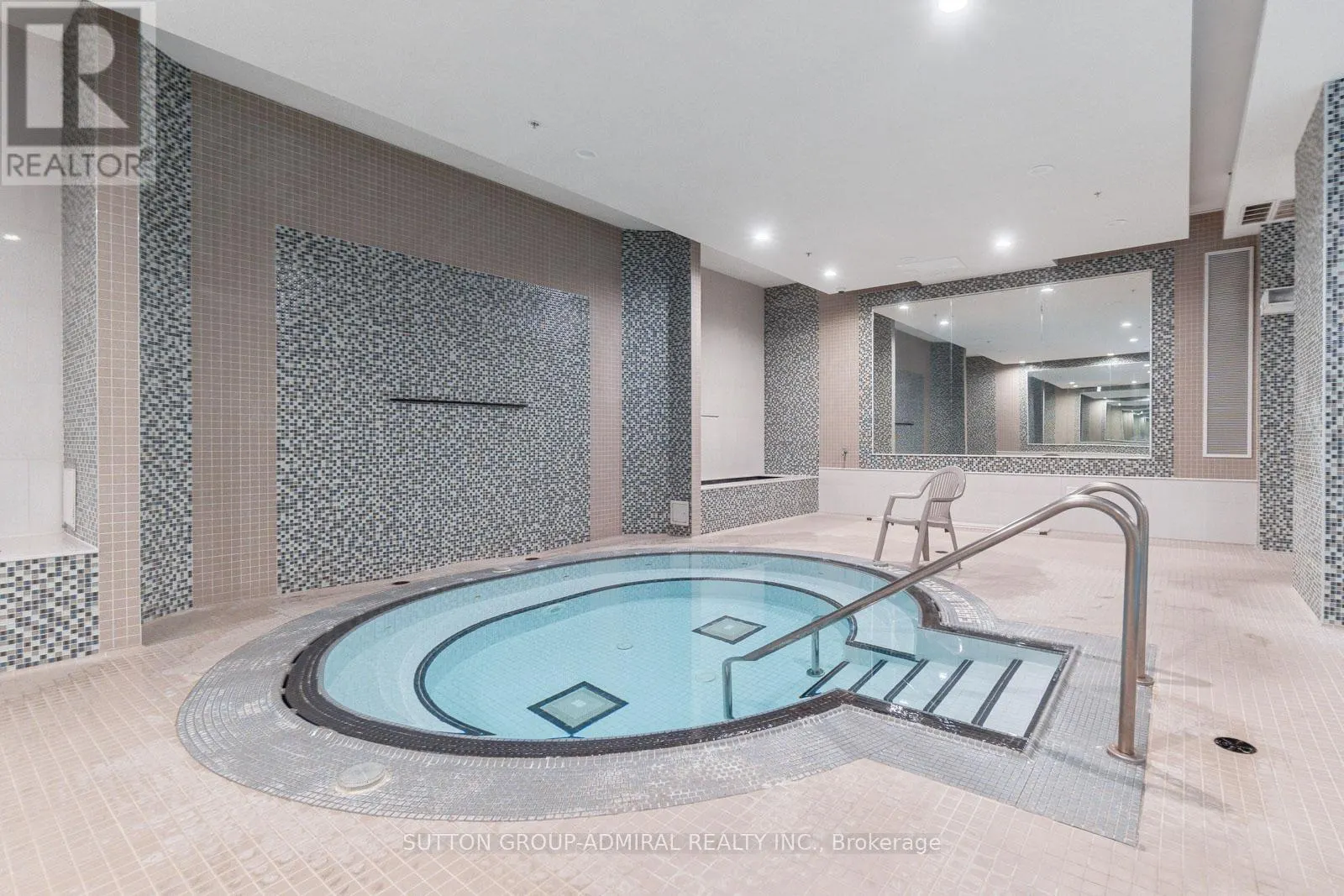 412 - 75 NORMAN BETHUNE AVENUE