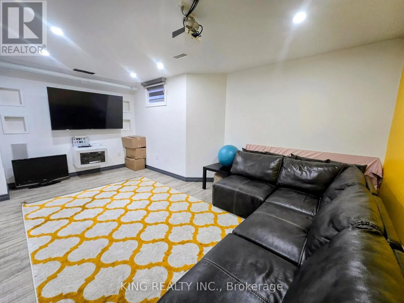 131 ROYAL APPIAN CRESCENT