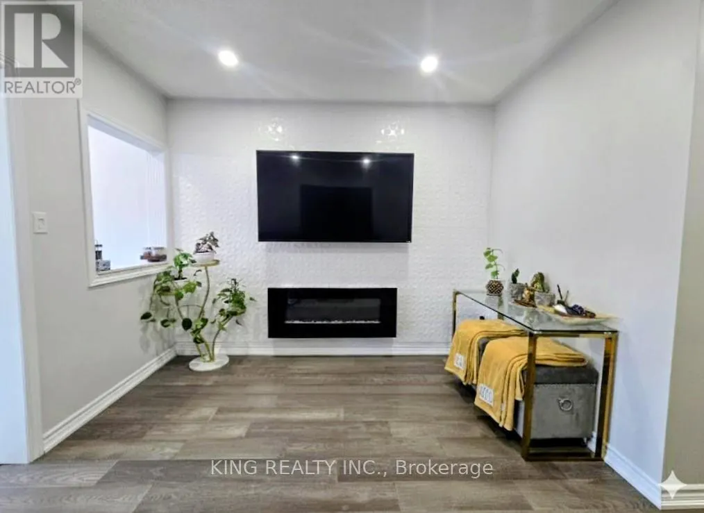 131 ROYAL APPIAN CRESCENT
