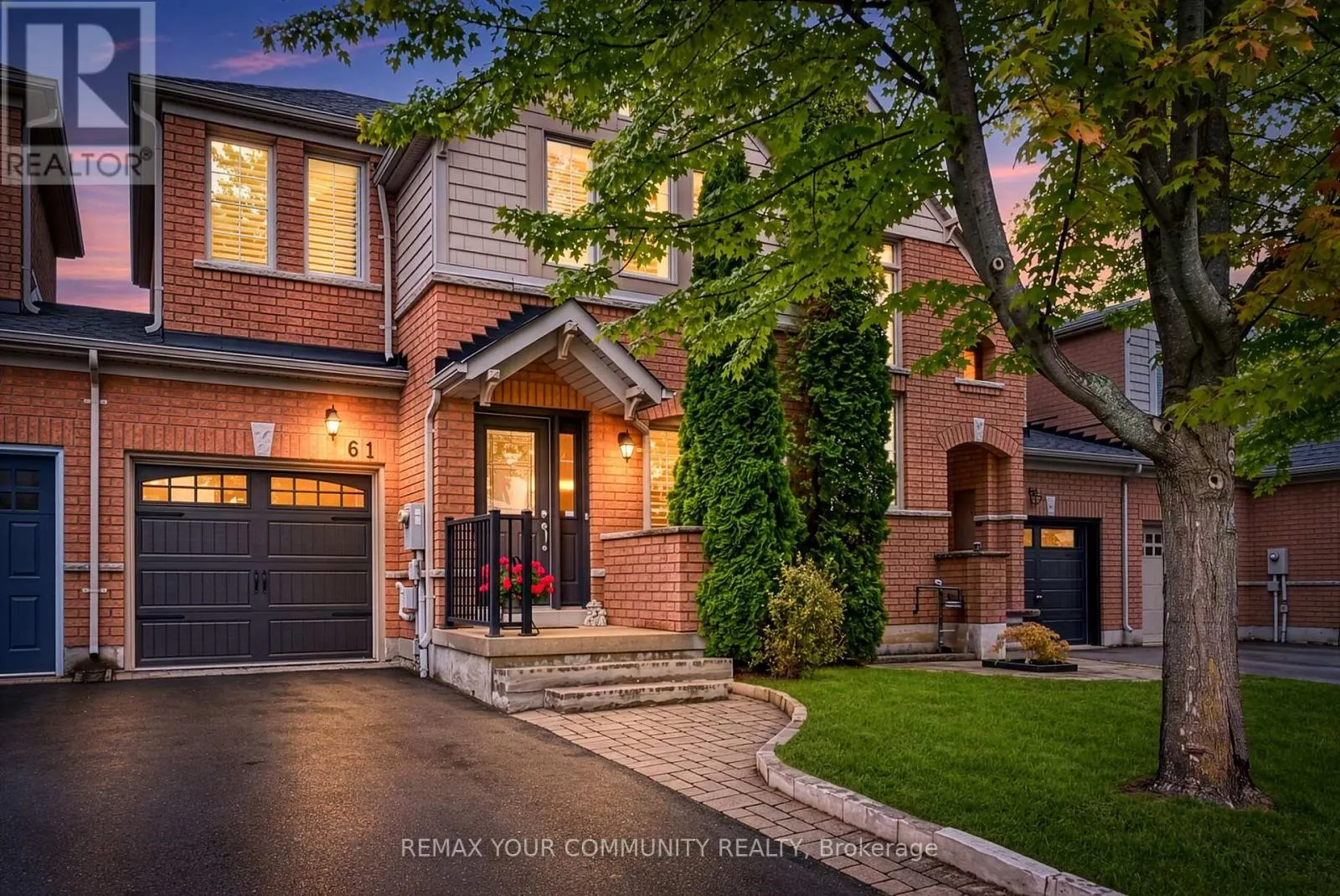 61 COZENS DRIVE