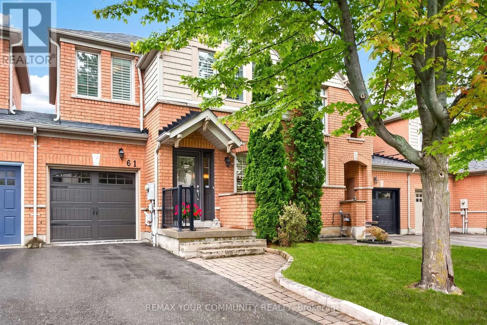 61 COZENS DRIVE