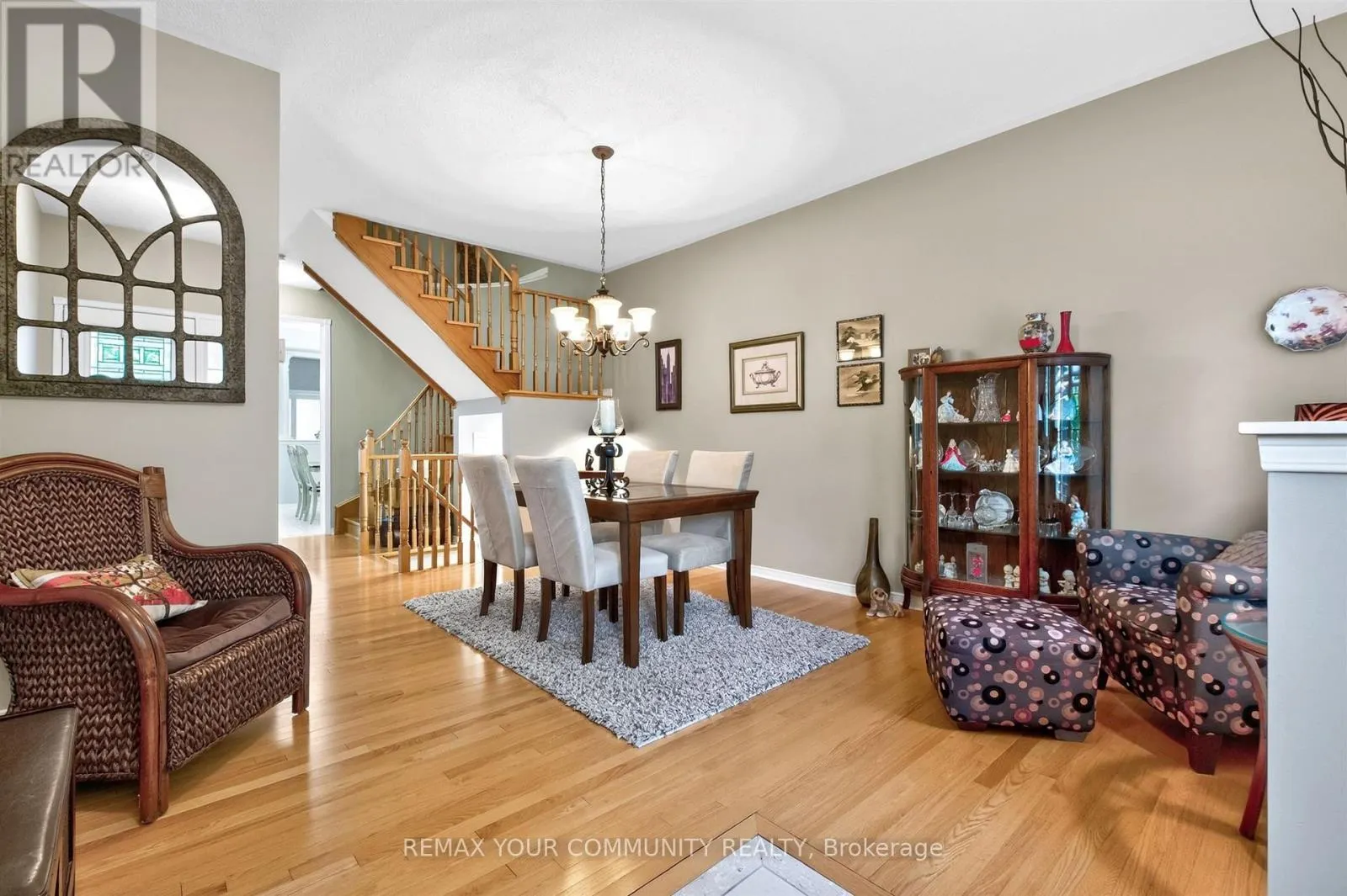 61 COZENS DRIVE