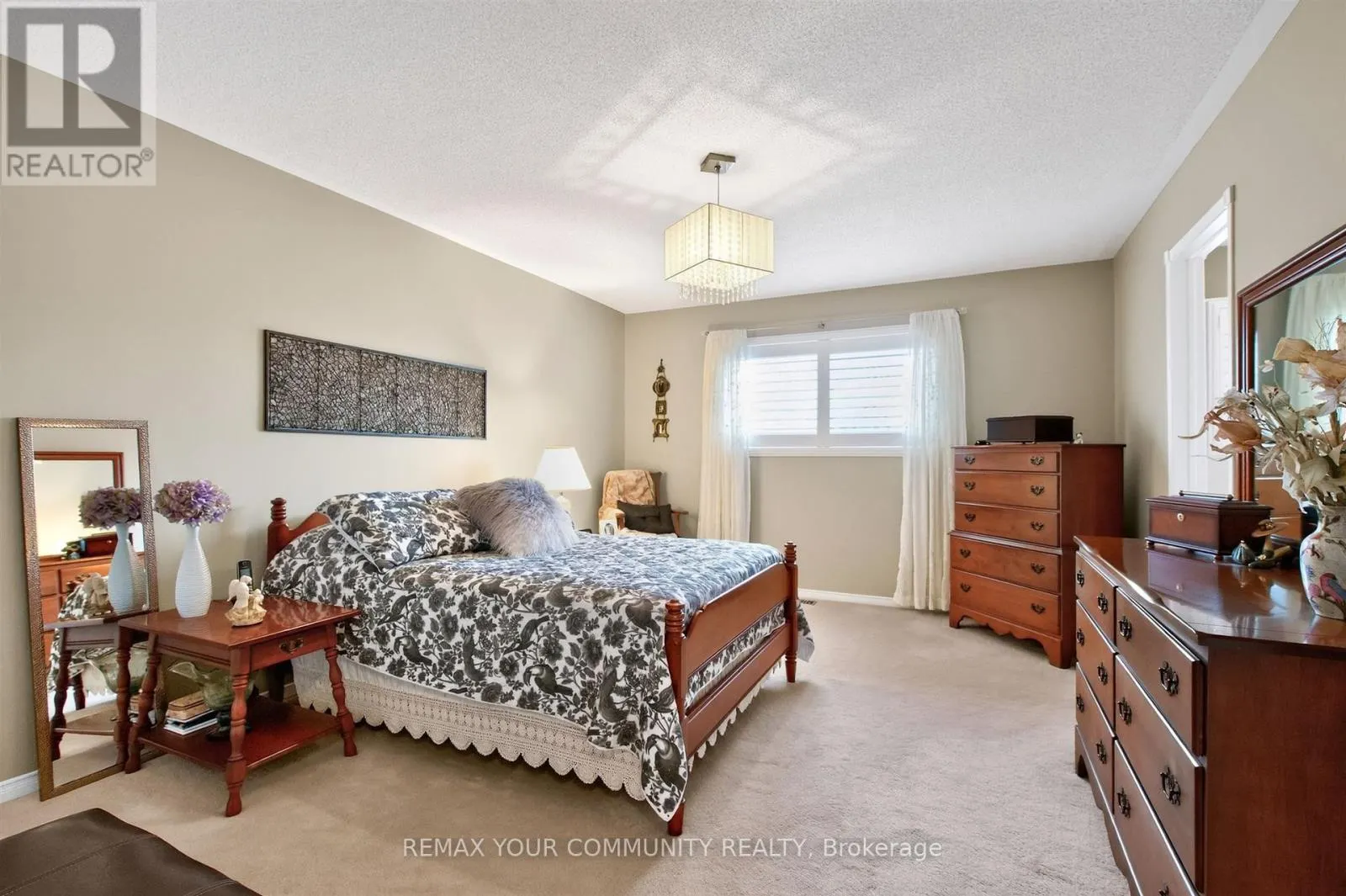61 COZENS DRIVE